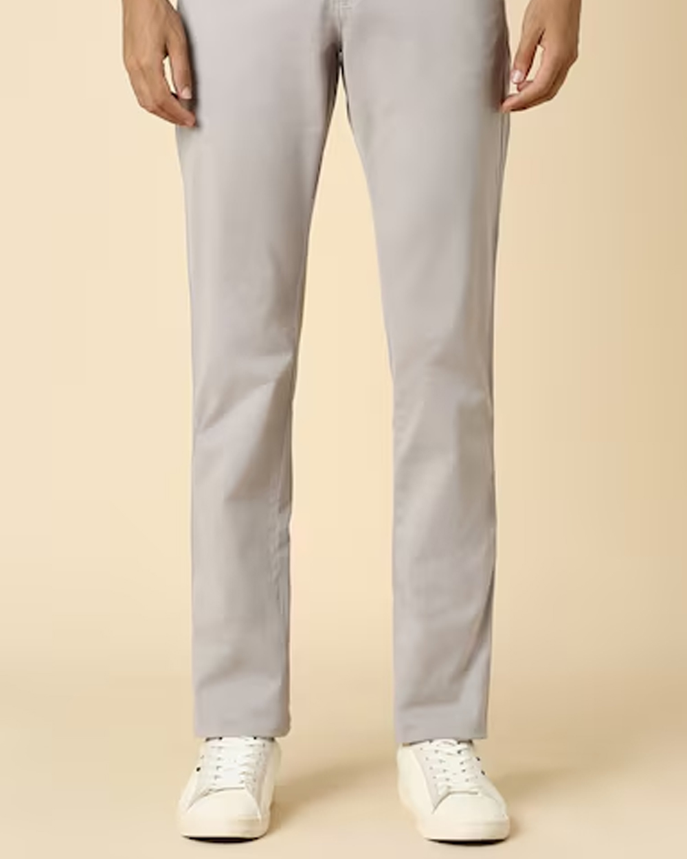 Men Grey Slim Fit Solid Casual Trousers